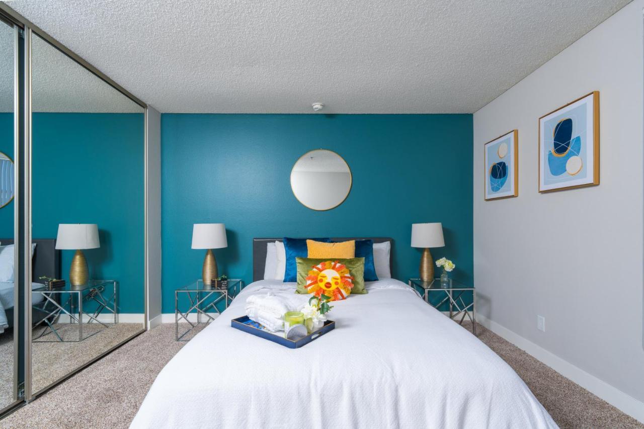 Universal Studios 8 Min Drive Two Bedroom Apartment With Free Parking لوس أنجلوس المظهر الخارجي الصورة