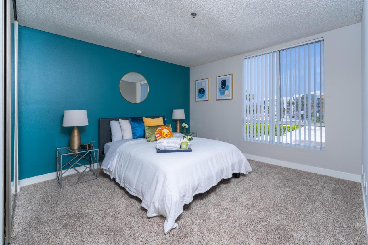 Universal Studios 8 Min Drive Two Bedroom Apartment With Free Parking لوس أنجلوس المظهر الخارجي الصورة
