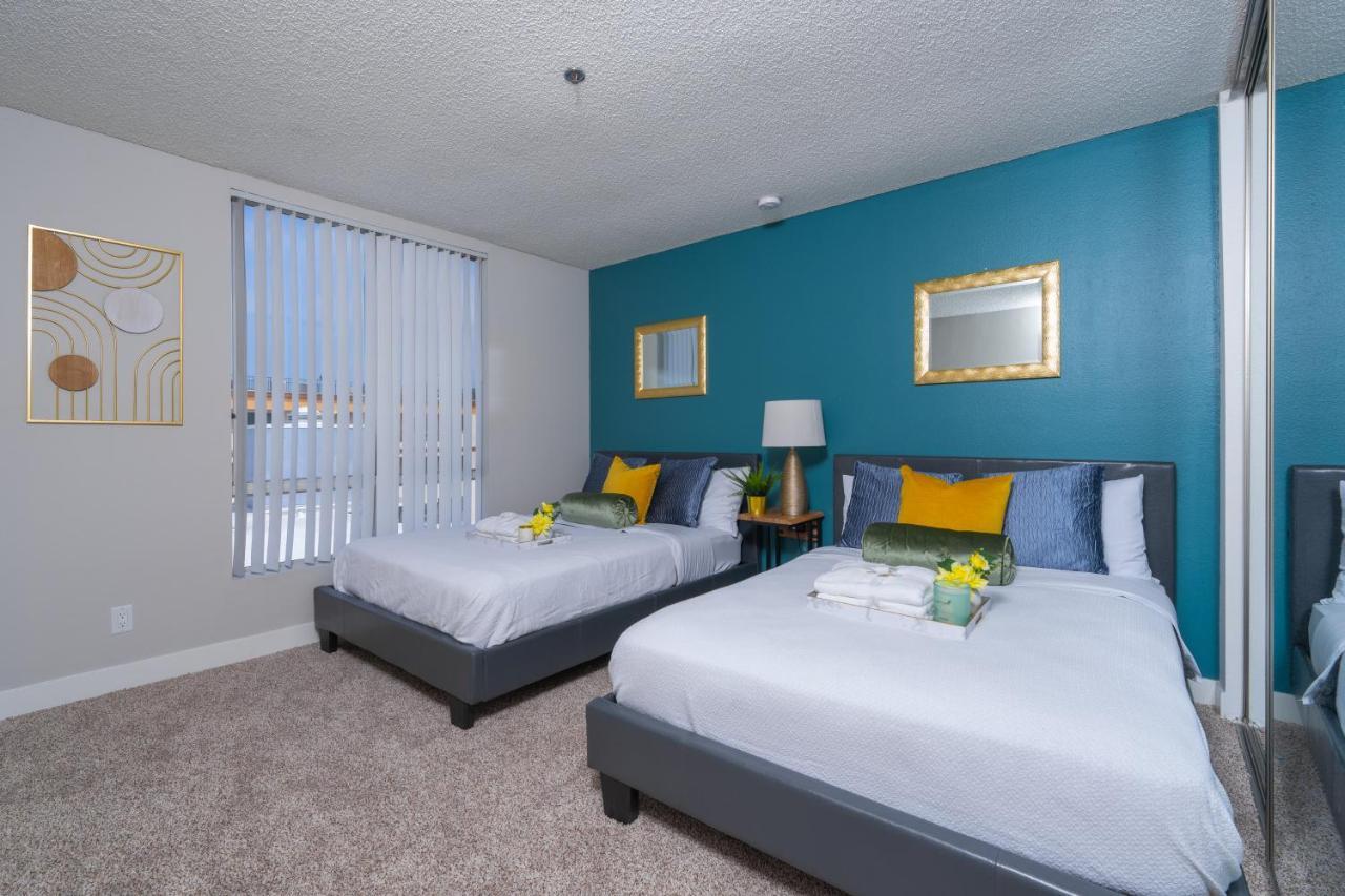Universal Studios 8 Min Drive Two Bedroom Apartment With Free Parking لوس أنجلوس المظهر الخارجي الصورة