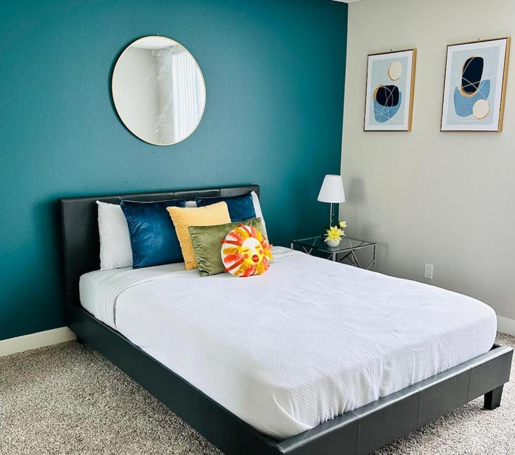Universal Studios 8 Min Drive Two Bedroom Apartment With Free Parking لوس أنجلوس المظهر الخارجي الصورة